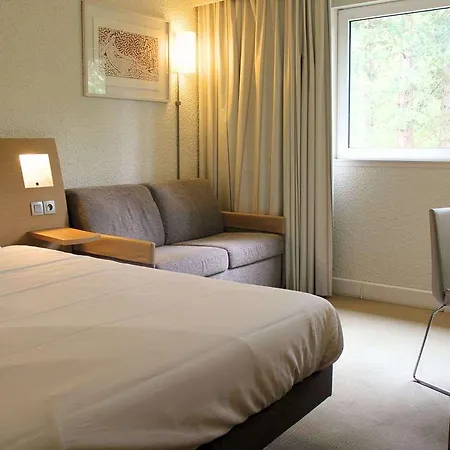 Novotel Rouen Sud Zenith Parc Expo מלון 4*
