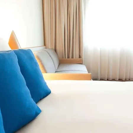 מלון Novotel Rouen Sud Zenith Parc Expo 4*