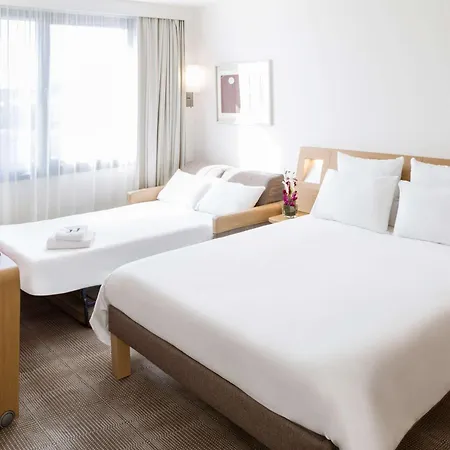מלון Novotel Rouen Sud Zenith Parc Expo 4*