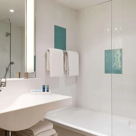 فندق Novotel Rouen Sud Zenith Parc Expo 4*