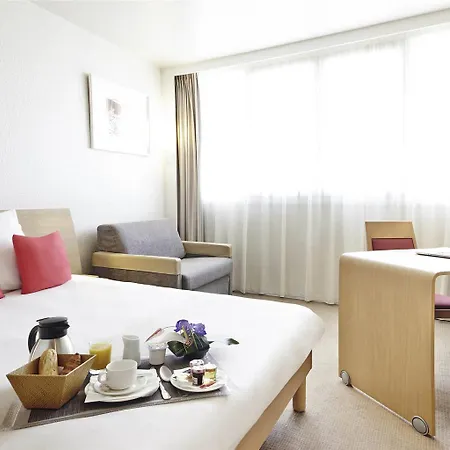 Hotel Novotel Rouen Sud Zenith Parc Expo 4*