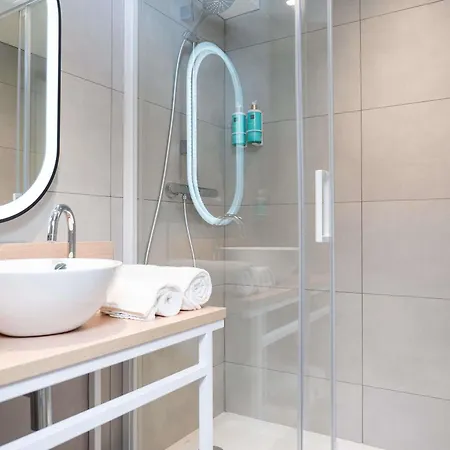 فندق Novotel Rouen Sud Zenith Parc Expo 4*