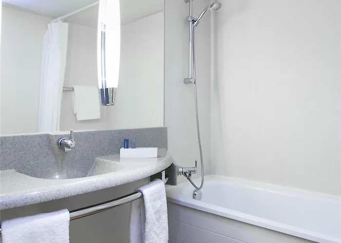 酒店 Novotel Rouen Sud Zenith Parc Expo 4*